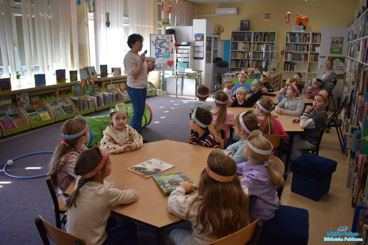 Magiczny świat dinozaurów ukryty w książkach