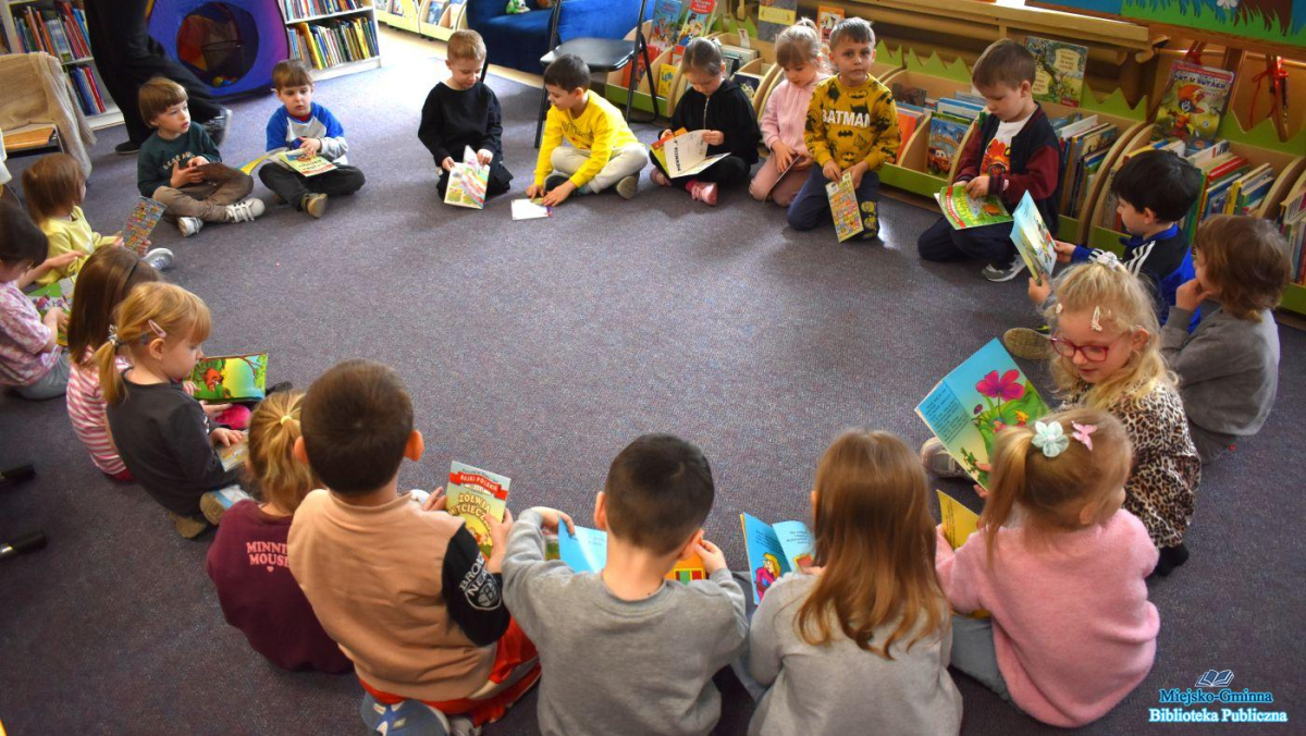 Wiosenna wizyta w bibliotece