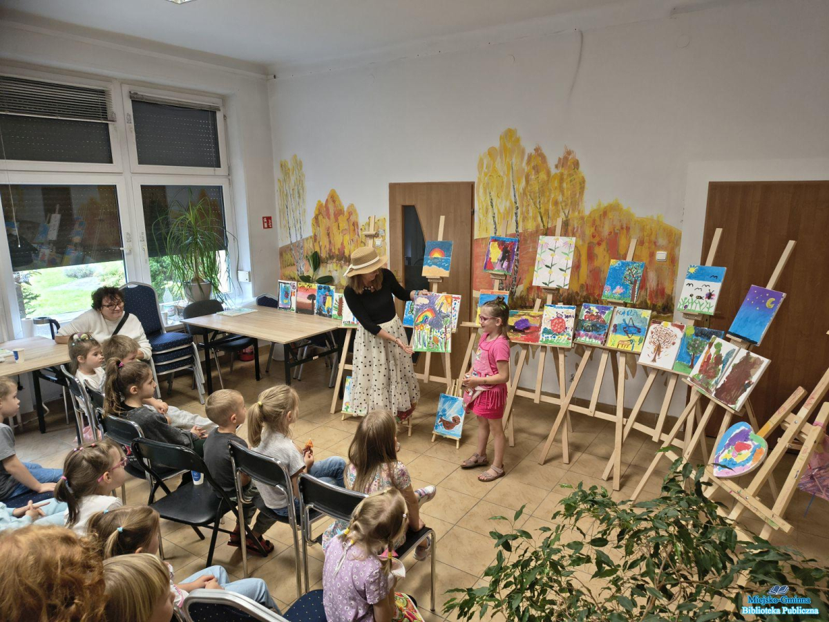 „Z Kicią Kocią w plenerze” – twórcze zajęcia w bibliotece