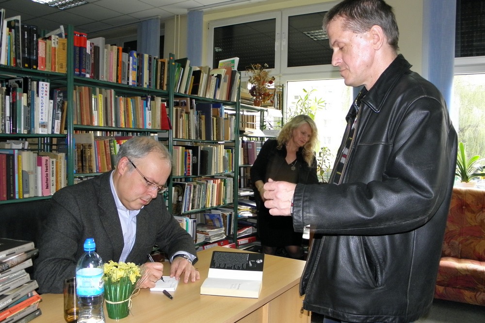 Marek Krajewski - Tytan polskiego kryminału w buskiej Bibliotece