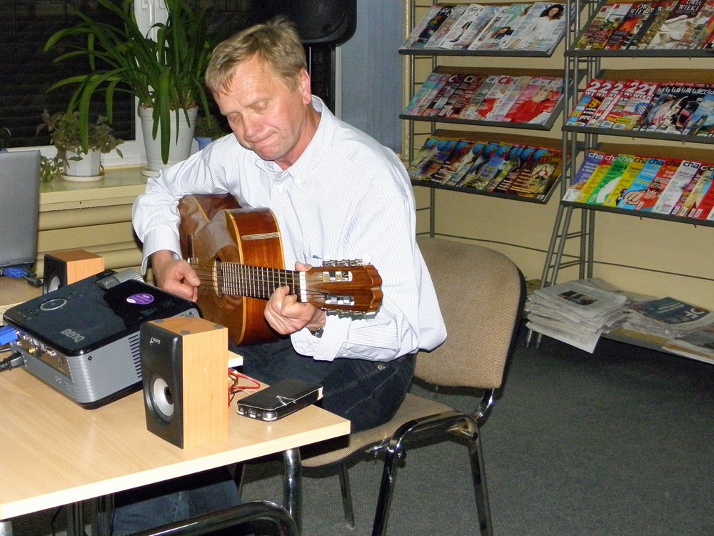 Jan Grzegorczyk - pisarz, publicysta, tłumacz, pieśniarz.