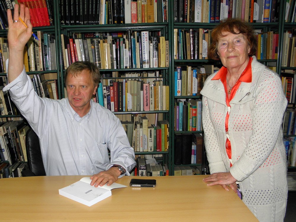 Jan Grzegorczyk - pisarz, publicysta, tłumacz, pieśniarz.