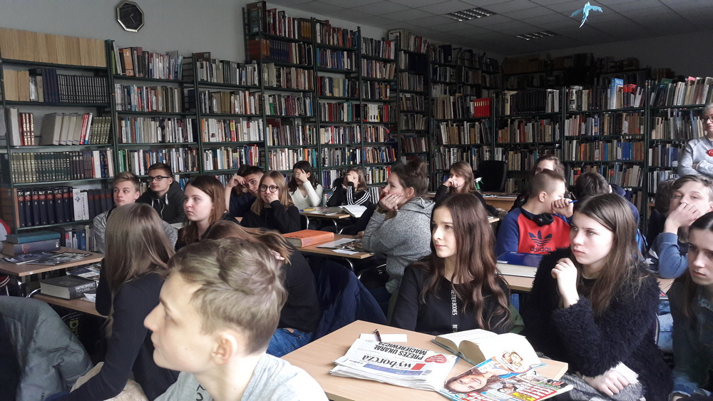 O prasie w zasobach MGBP w Busku – Zdroju.