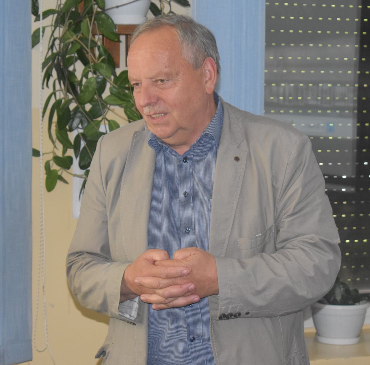 Pan dziękuje zgromadzonym gościom