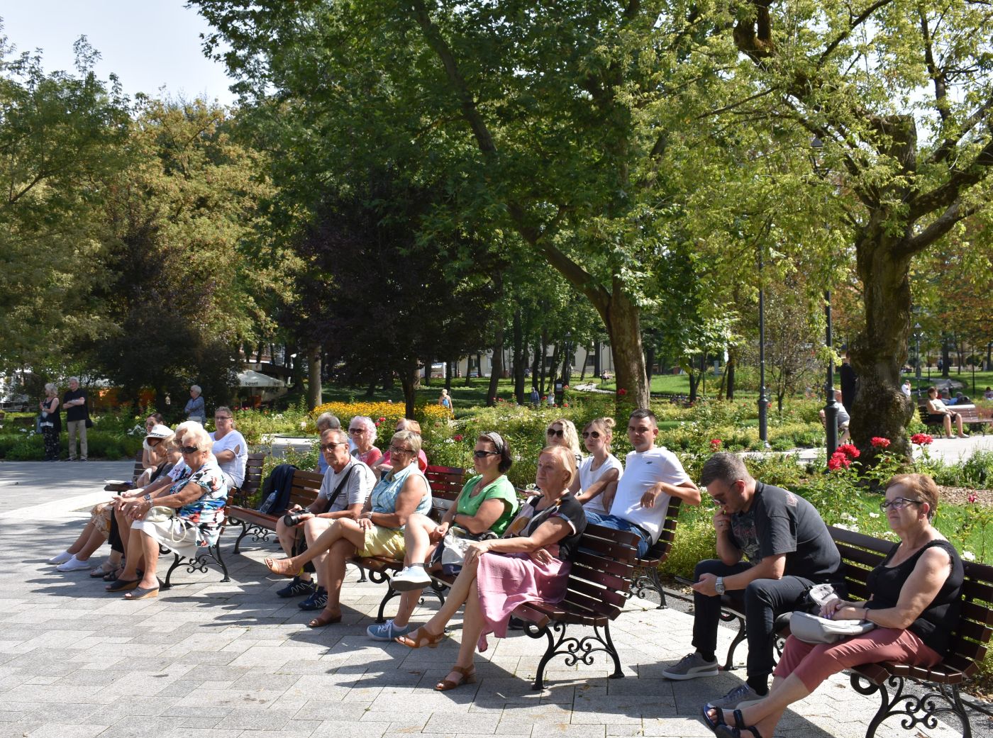Zebrana publiczność w Parku Zdrojowym