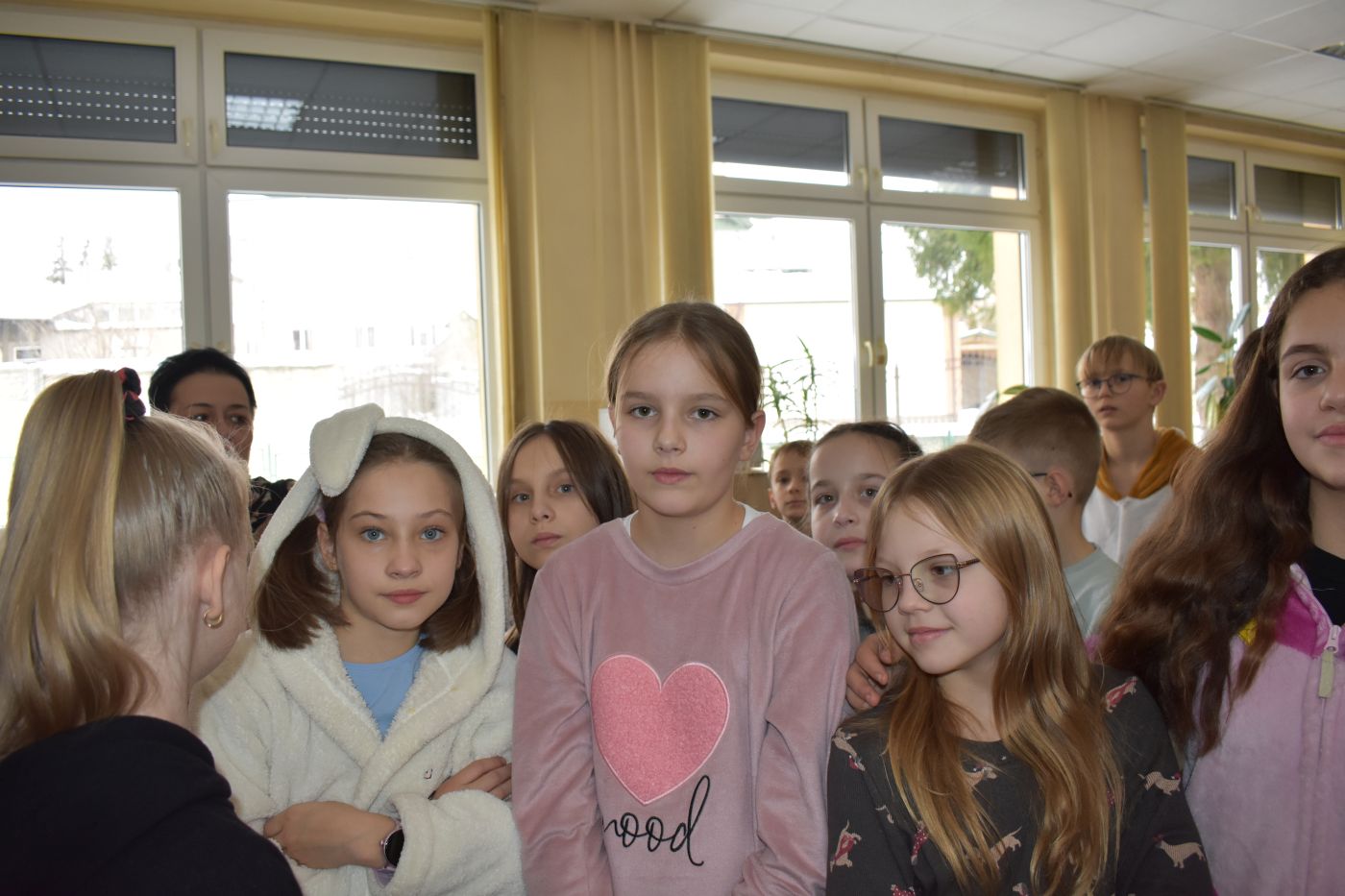 Dzieci w czytelni