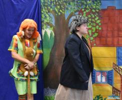 Dwie aktorki w przebraniu