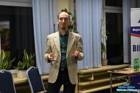 Spotkanie z dr. Krzysztofem Kubiakiem w Miejsko-Gminnej Bibliotece Publicznej w Busku-Zdroju