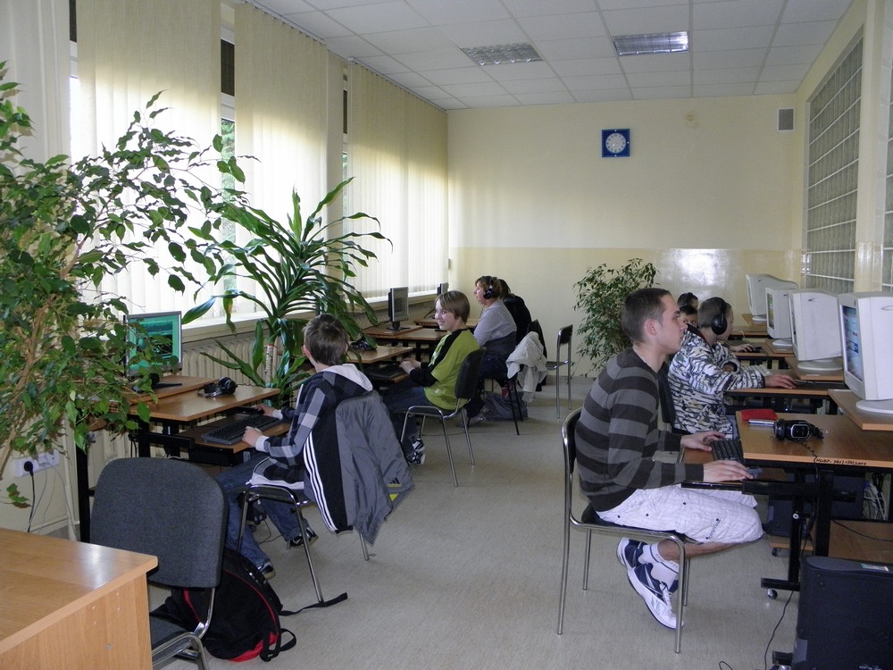 Czytelnia Internetowa ,, Planeta” - foto