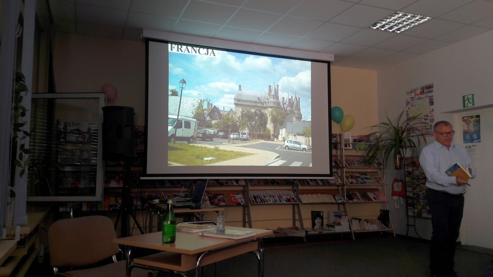 NOC BIBLIOTEK 2017 – CZYTANIE PORUSZA
