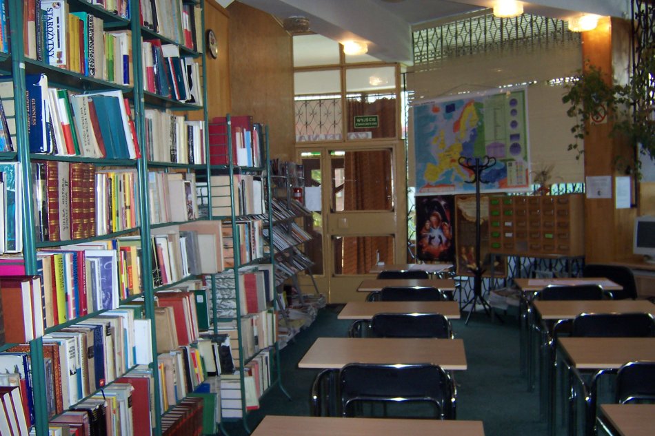 Czytelnia w starym budynku